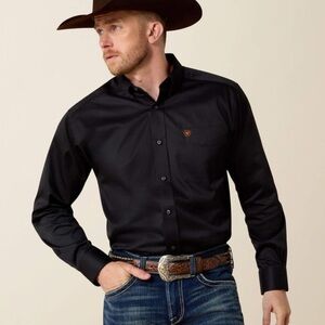 Arait Men's Black Solid Twill Button-Up Classic Fit Long Sleeve Shirt Size Small